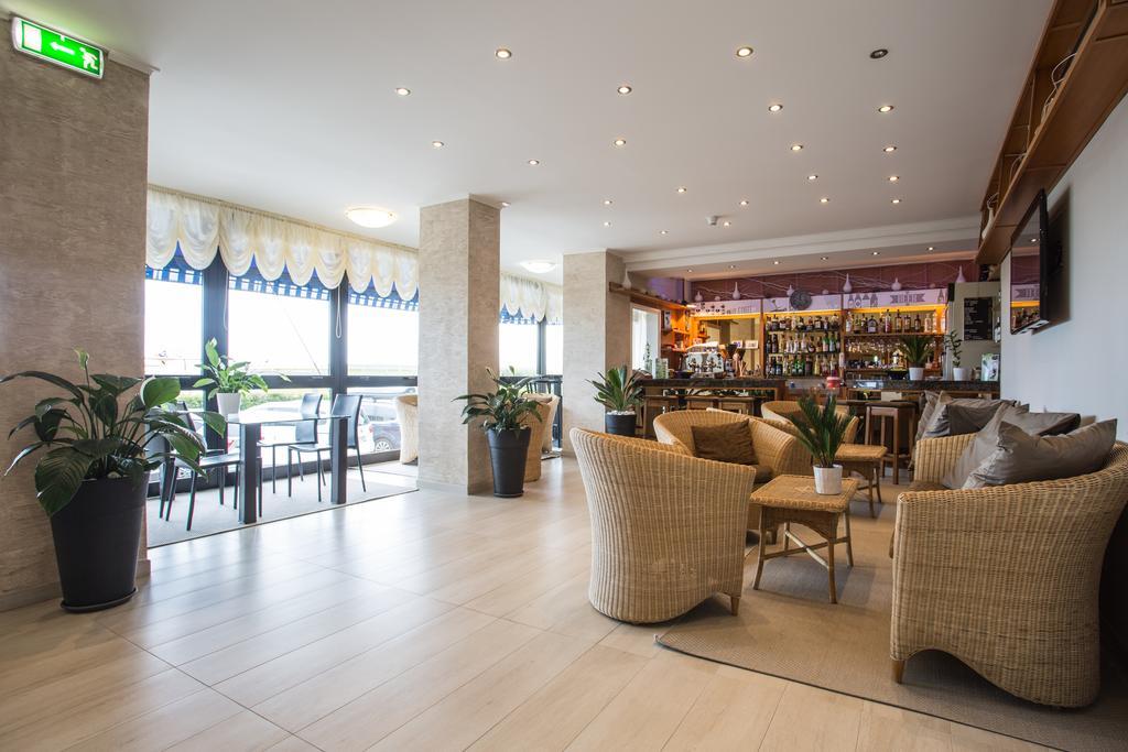 Hotel Byron Milano Marittima Eksteriør bilde