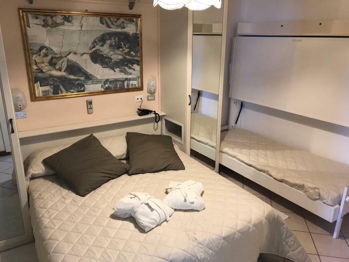 Hotel Byron Milano Marittima Eksteriør bilde